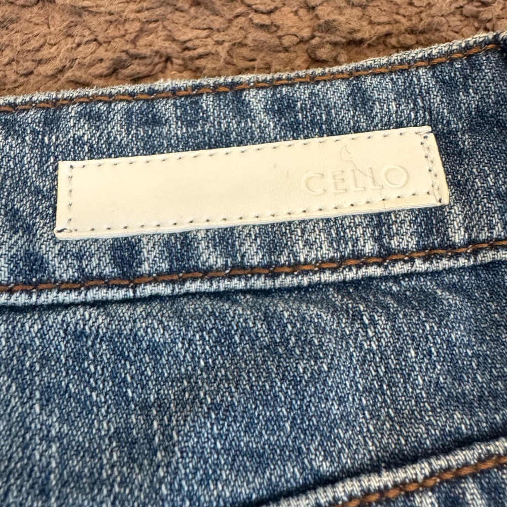 2 FOR $25 Cello Destructed Raw Hem Crop High Rise Jeans Ripped Destroyed 11 30 - Picture 7 of 7